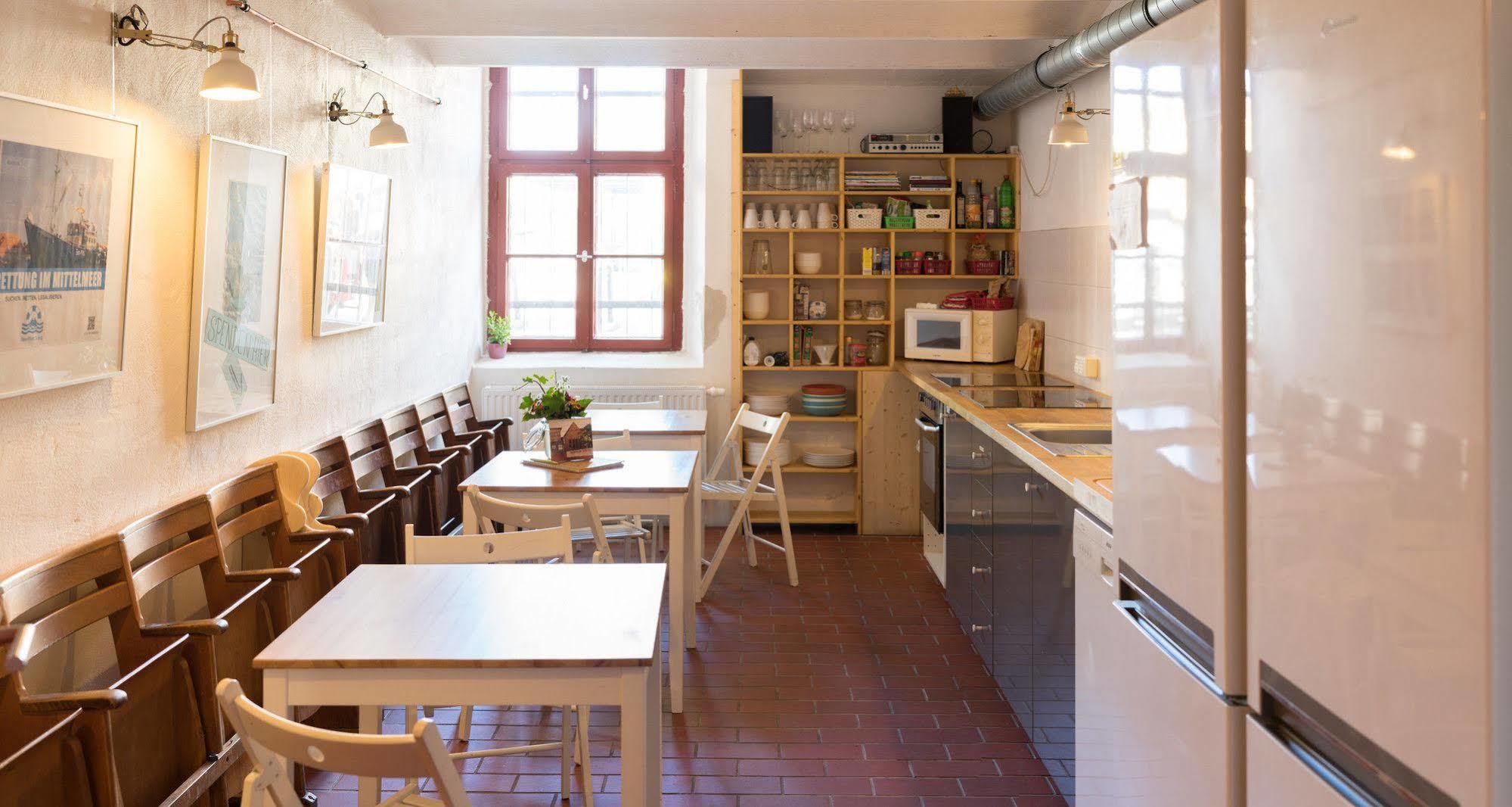 Subraum Hostel Rostock Exterior photo